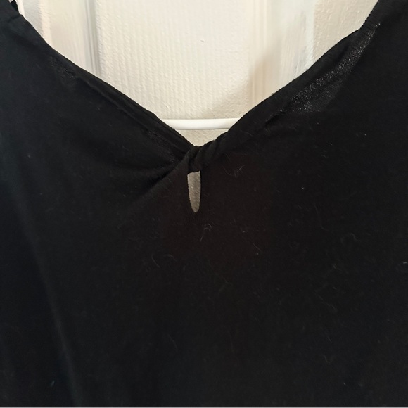 Banana Republic Black Short Sleeve super soft light weight sweater 80% cotton - Picture 3 of 4